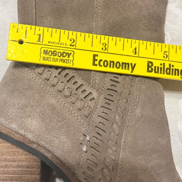 Vince Camuto Madolee Over-the-knee Boots Taupe Suede 3.5” Heels size 7.5 - Picture 10 of 12